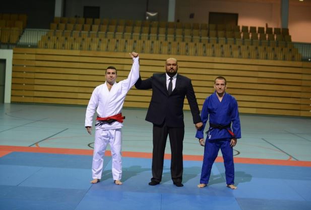 Luật thi đấu Ju-jitsu Quốc tế: Hiệu lệnh của trọng tài Luật thi đấu Ju-jitsu Quốc tế: Hiệu lệnh của trọng tài
